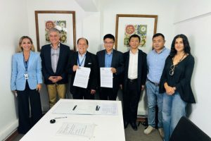 Firman contrato para la construcción del nuevo Hospital de Illapel con empresa china